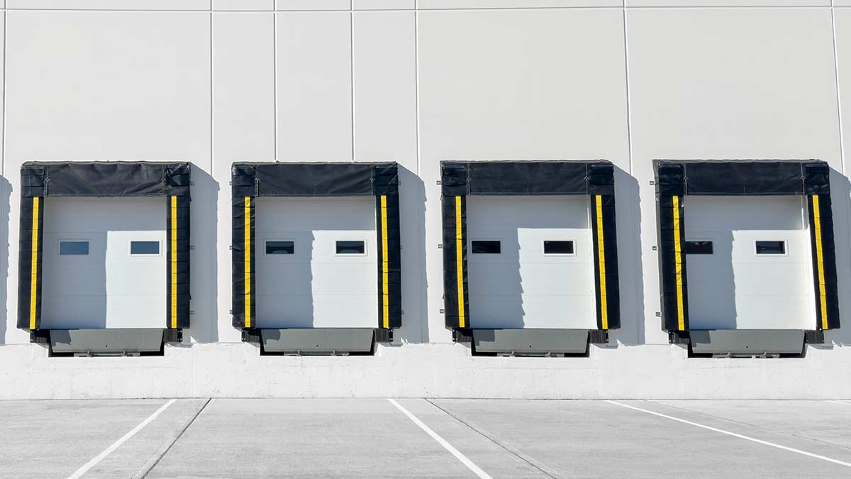 Drop trailer climate control freight dock